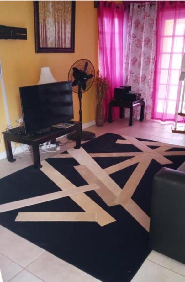 River Side Apt 9 @ Mystic Ridge. Ocho Rios Esterno foto