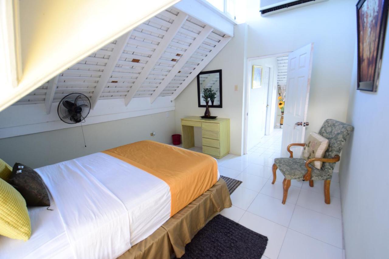 River Side Apt 9 @ Mystic Ridge. Ocho Rios Esterno foto