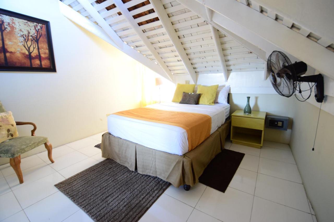 River Side Apt 9 @ Mystic Ridge. Ocho Rios Esterno foto