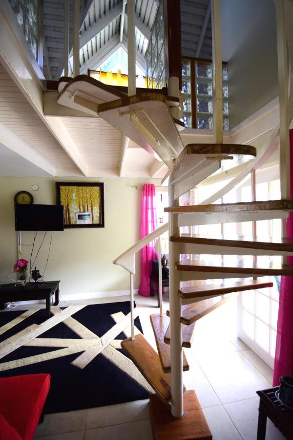 River Side Apt 9 @ Mystic Ridge. Ocho Rios Esterno foto